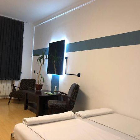 יירבאן 4 Friends Hostel מראה חיצוני תמונה