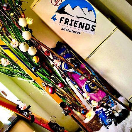 יירבאן 4 Friends Hostel מראה חיצוני תמונה