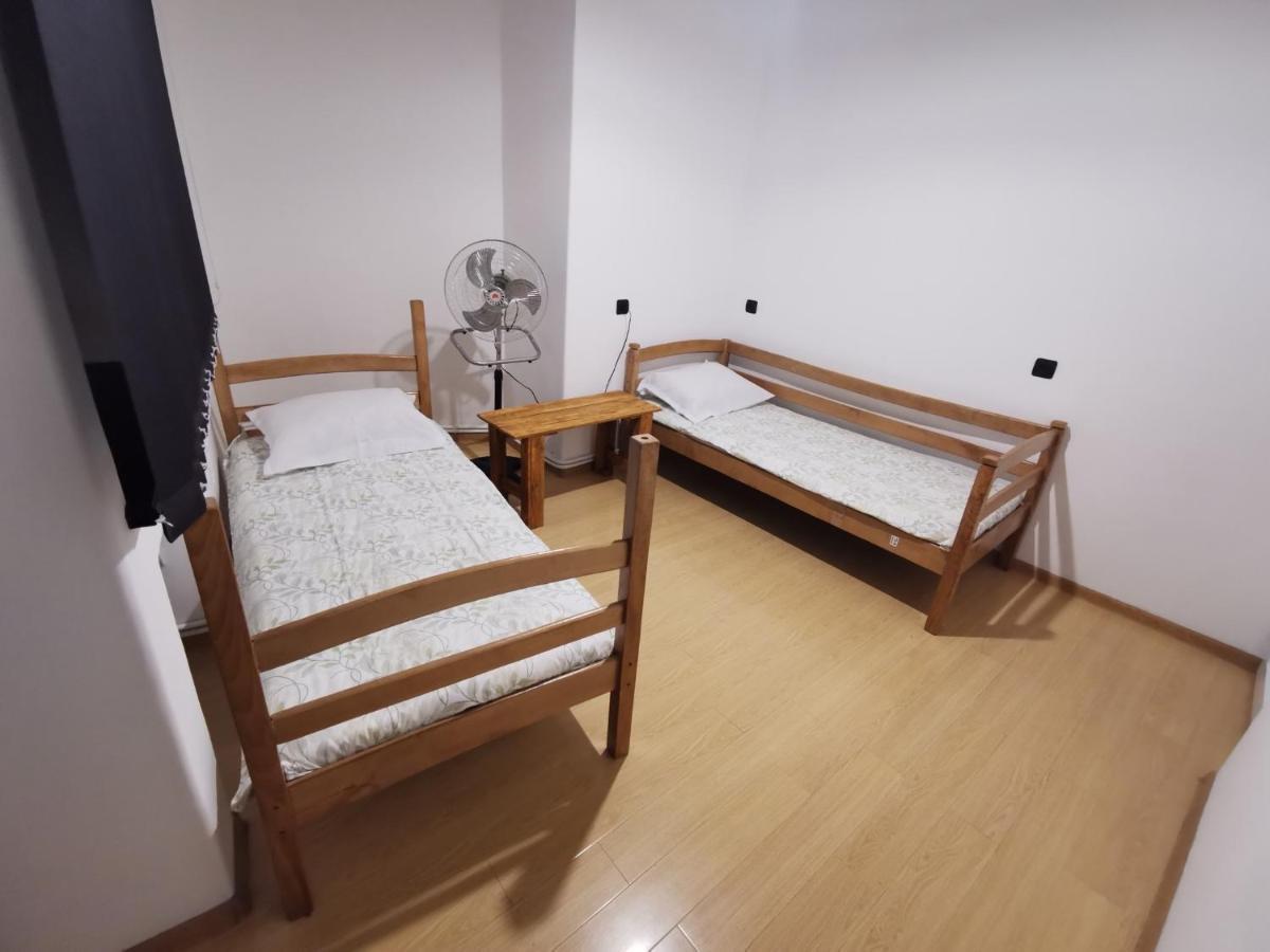 יירבאן 4 Friends Hostel מראה חיצוני תמונה