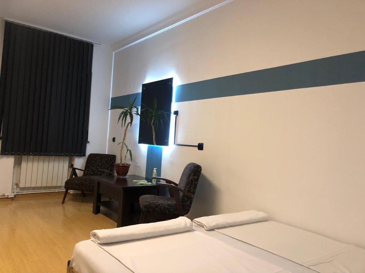 יירבאן 4 Friends Hostel מראה חיצוני תמונה