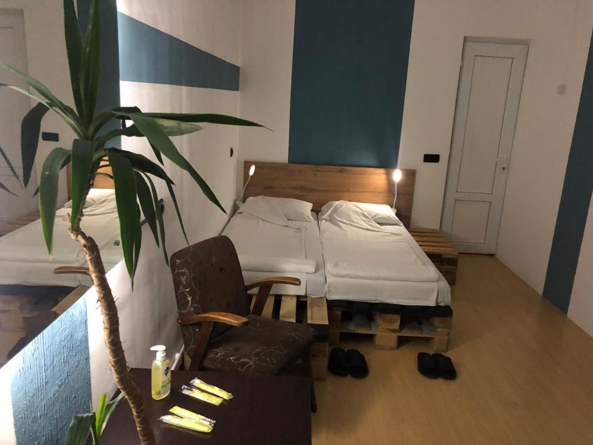 יירבאן 4 Friends Hostel מראה חיצוני תמונה