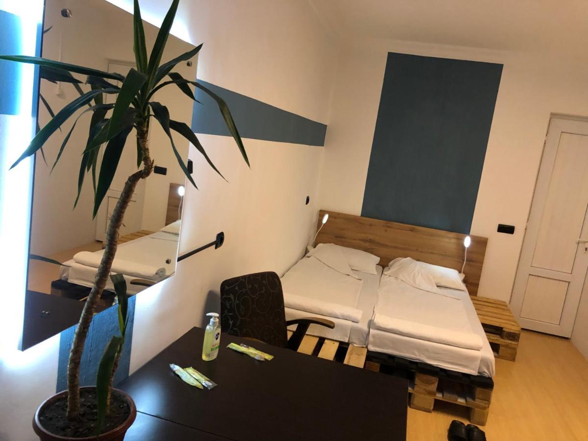 יירבאן 4 Friends Hostel מראה חיצוני תמונה