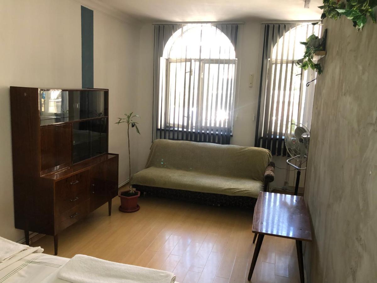 יירבאן 4 Friends Hostel מראה חיצוני תמונה
