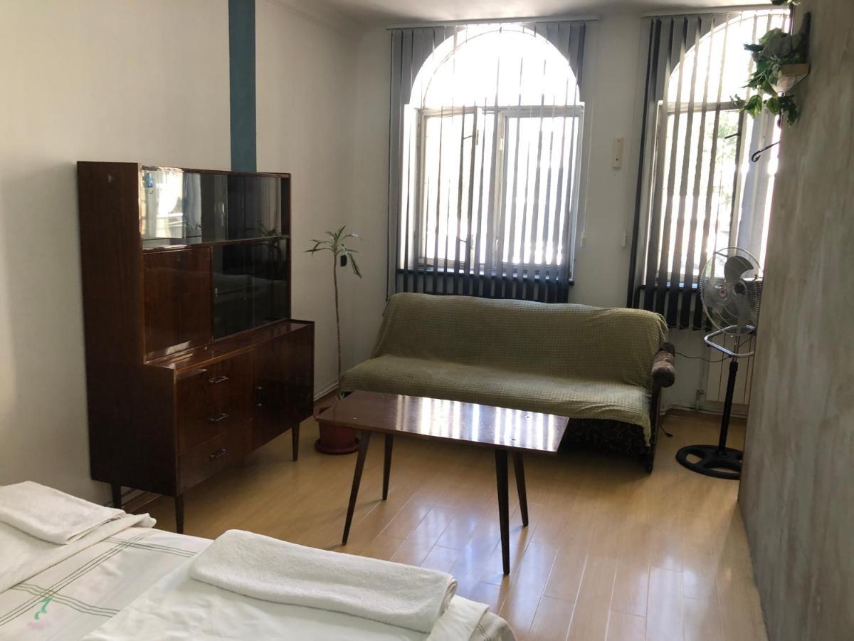 יירבאן 4 Friends Hostel מראה חיצוני תמונה