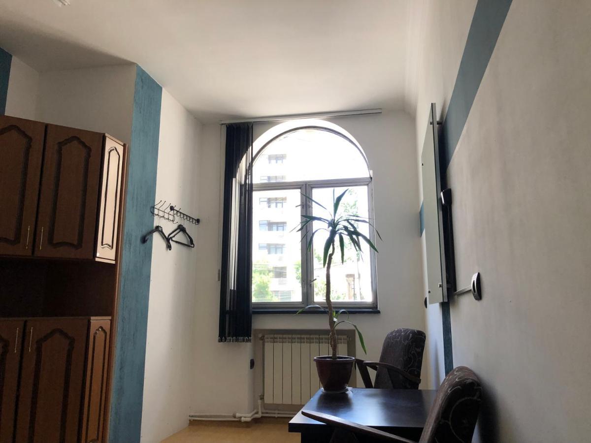יירבאן 4 Friends Hostel מראה חיצוני תמונה