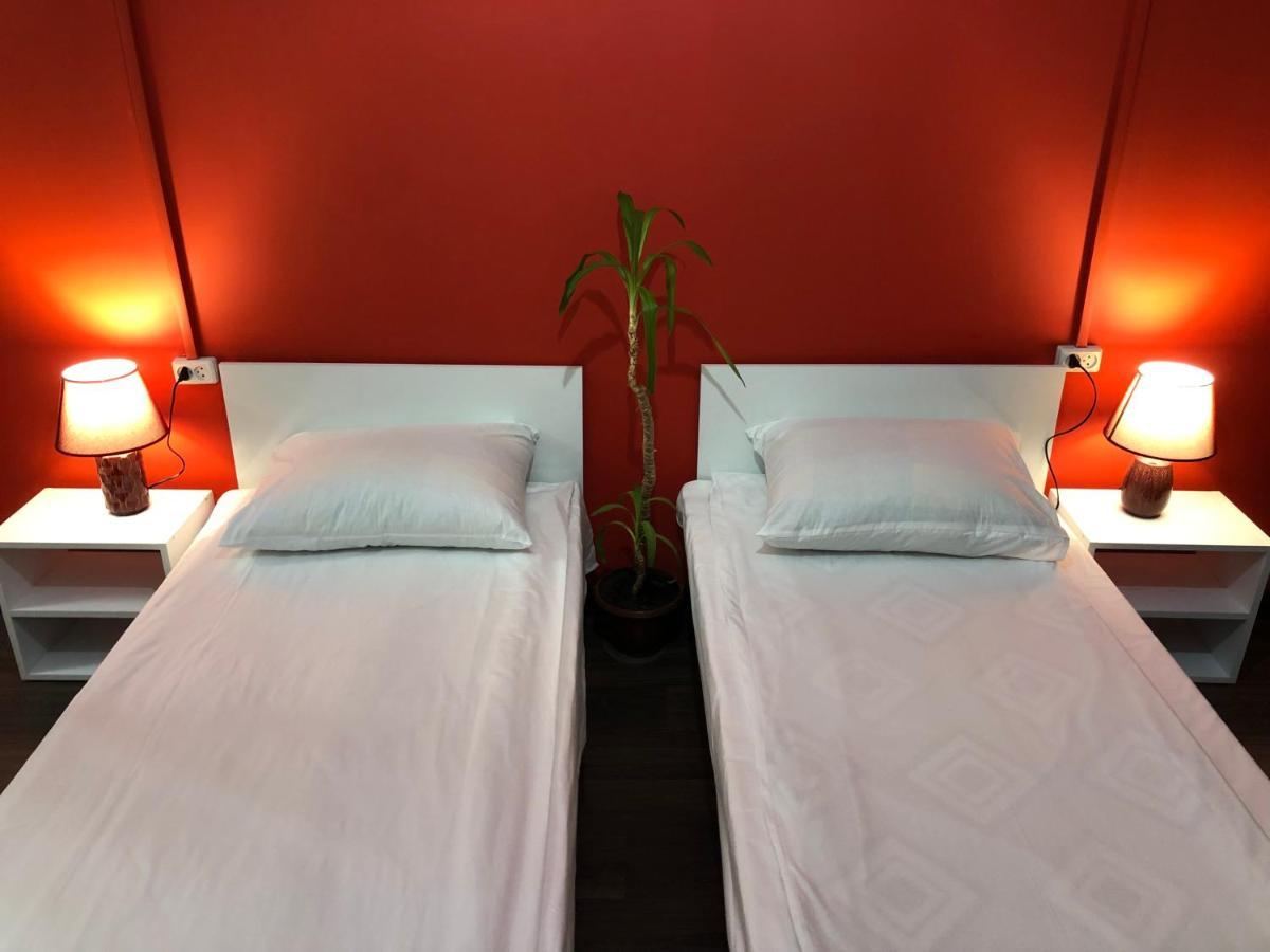 יירבאן 4 Friends Hostel מראה חיצוני תמונה