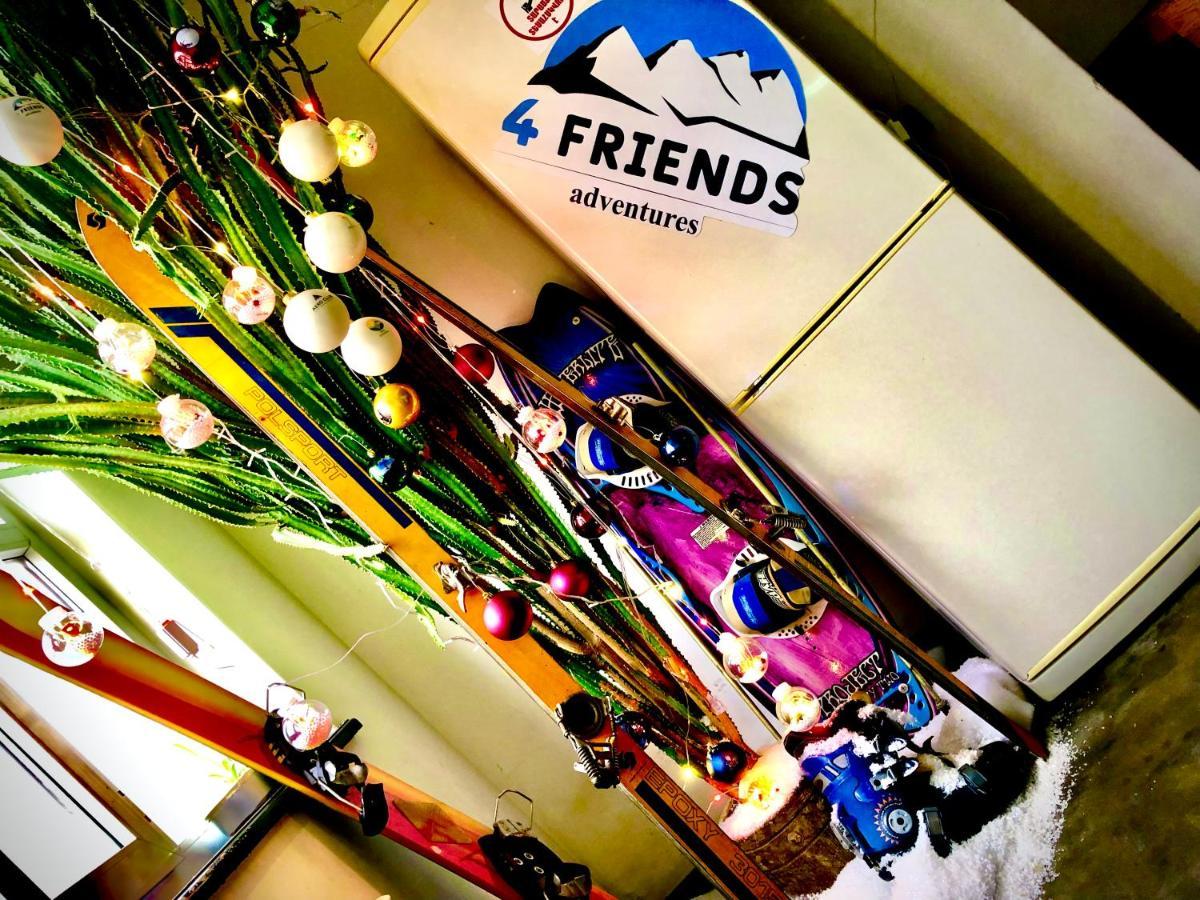 יירבאן 4 Friends Hostel מראה חיצוני תמונה
